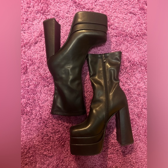 High heels boots - Picture 5 of 7